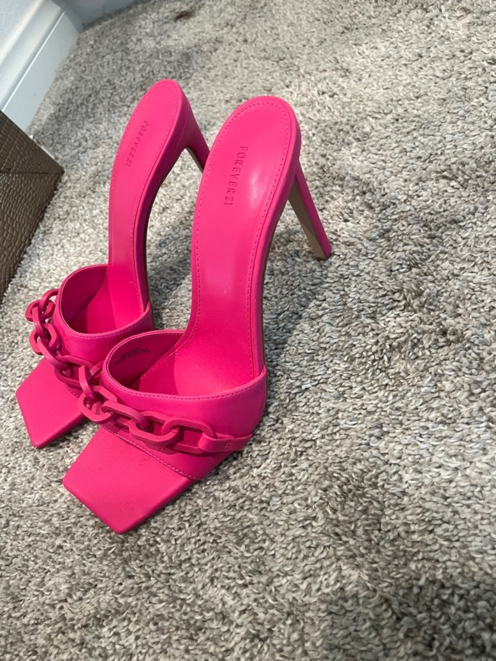 Forever 21 Hot Pink Chain-Trim Stiletto Slide - Picture 3 of 4
